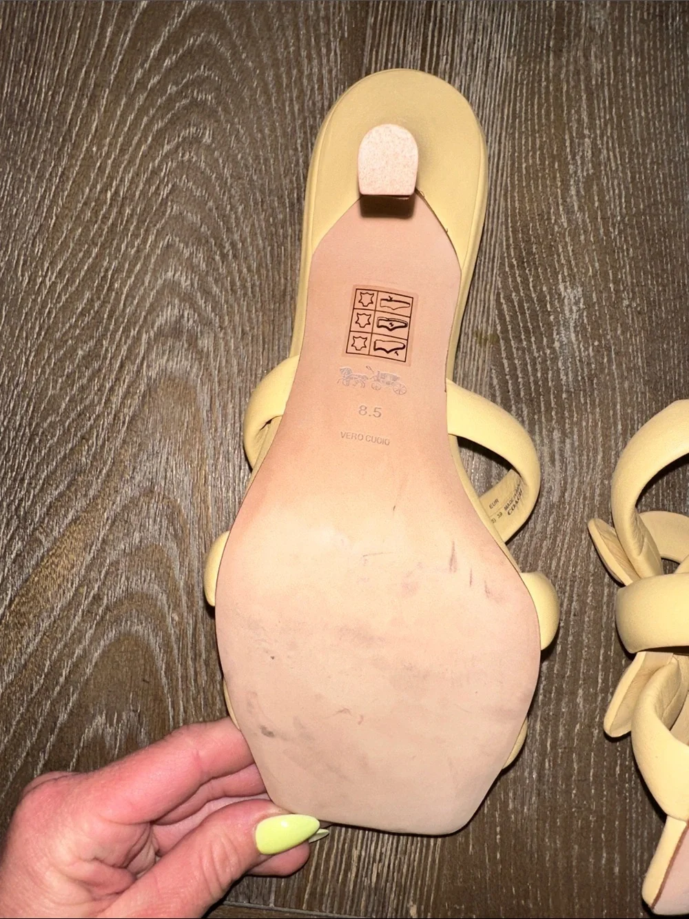 Coach Kellie Butter Yellow Leather Knotted Mule Heels Women’s Size 8.5